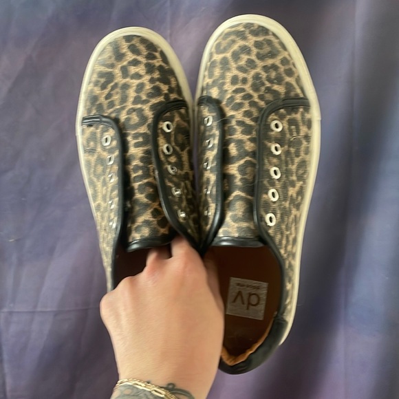 DOLCE VITA leopard print slip on shoes Sz 8 - Picture 2 of 6